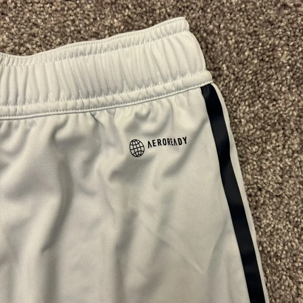 adidas men st
